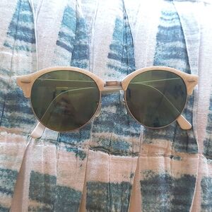Rayban rare mother of pearl sunglasses 😎